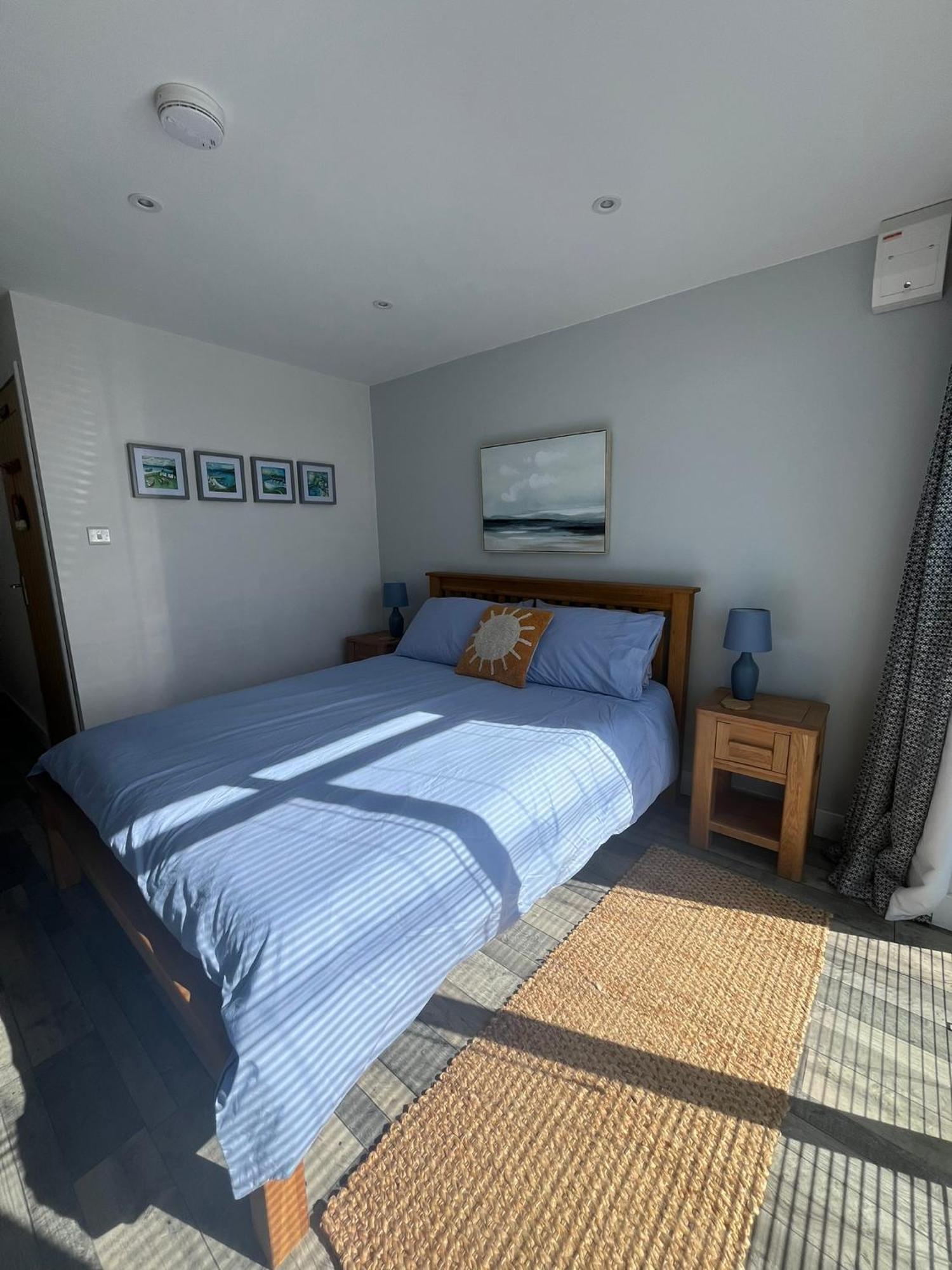 Entire Guest Suite In Four Mile Bridge, Rhoscolyn Valley 外观 照片