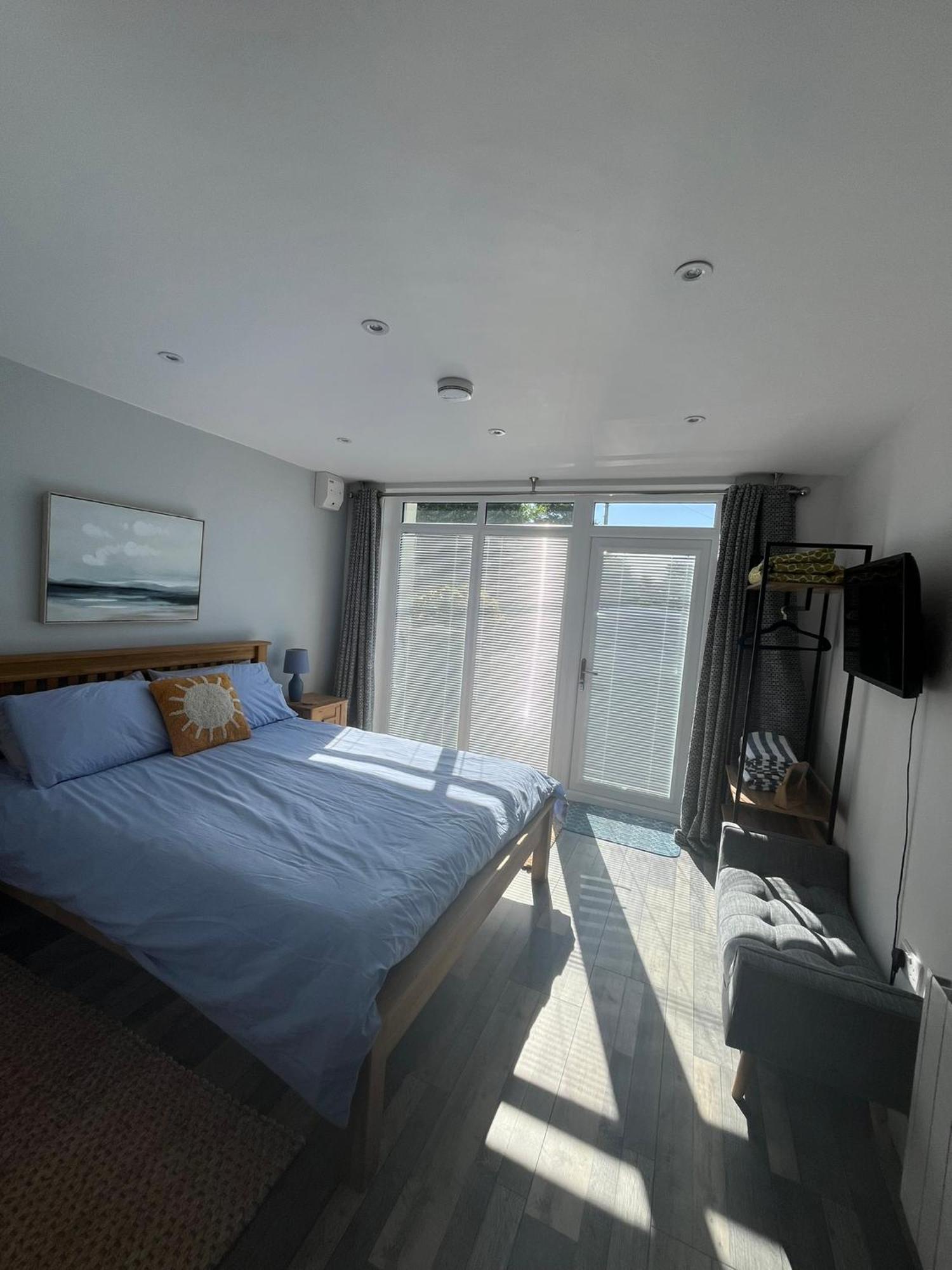 Entire Guest Suite In Four Mile Bridge, Rhoscolyn Valley 外观 照片
